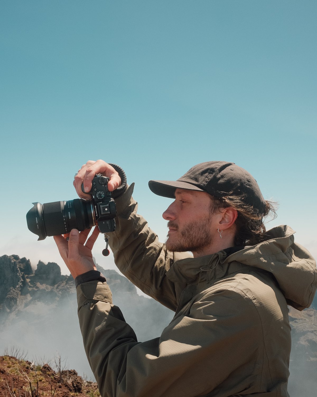 Thomas Kuipers with his camera on the cliffs of Madeira